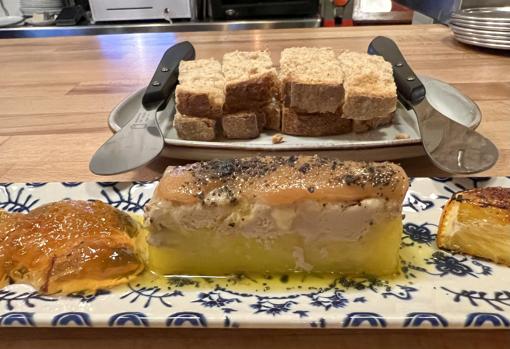 Foie micuit con ganache y mermelada de naranja