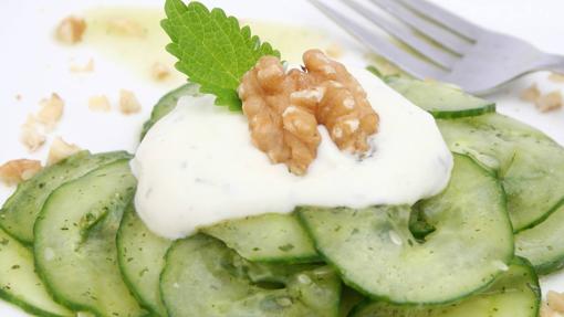Las mejores ensaladas para combatir el calor del verano: recetas e ingredientes