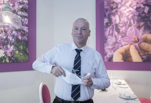 Julián Barrera (La flor de azafrán): «Me encanta que los clientes me llamen por mi nombre»