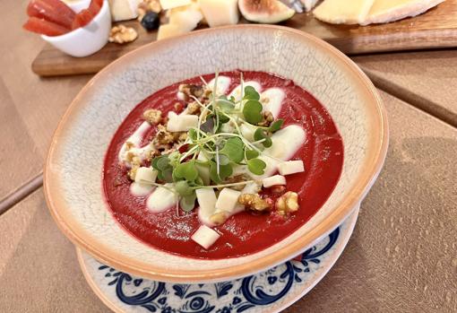 Salmorejo de remolacha