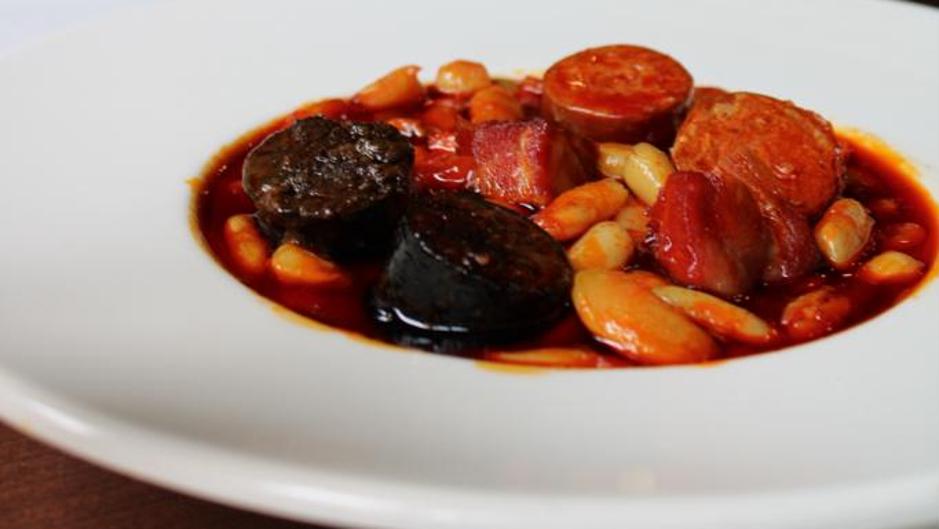El trianero Gascona llega a la semifinal de la Mejor Fabada del Mundo