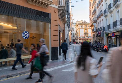 Llega a Sevilla East Crema Coffee, un homenaje de aires japoneses al café de especialidad