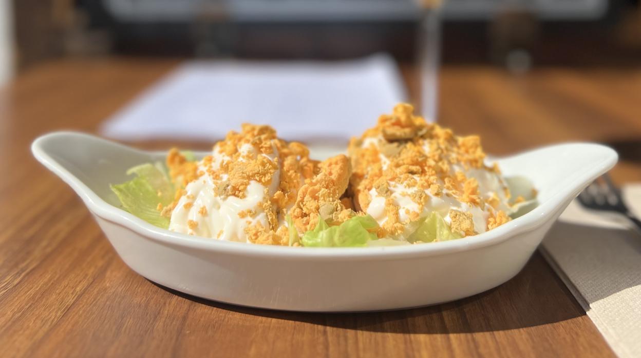 Huevos rellenos de Casa Juan Palomo