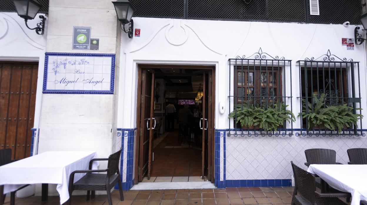 Luis Millán (La Isla y Puerta Caleta) abrirá su tercer negocio en el Bar Miguel Ángel de Santa Justa