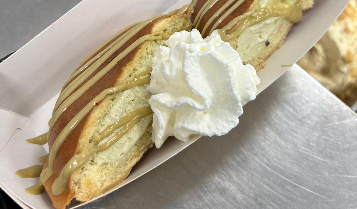 La heladería de Los Bermejales que se hizo viral por sus dorayakis rellenos de helado