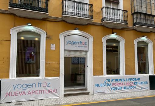 Yogen Früz, la cadena canadiense de yogures helados, abre en la calle Trajano de Sevilla