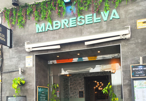 Madreselva: pasta, sushi y tapas de toda la vida en Conde de Barajas