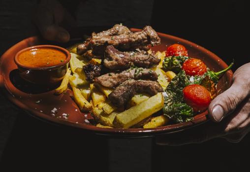 El Pantera, la revolución «gastro» de Ousmane Seck en el Parque Alcosa