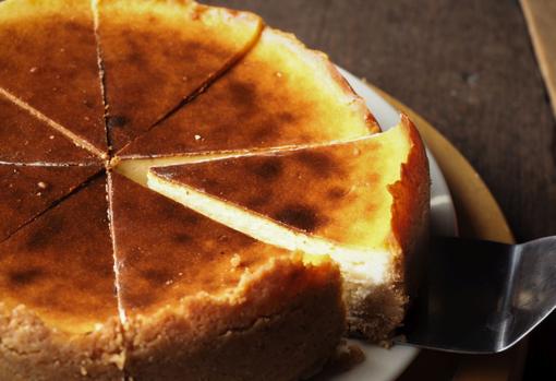 La tarta de queso en freidora de aire es muy sencilla de elaborar