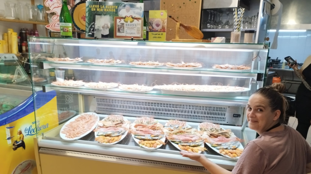 Platos gigantes por 25 euros: este bar de Sevilla busca clientes que puedan acabárselos
