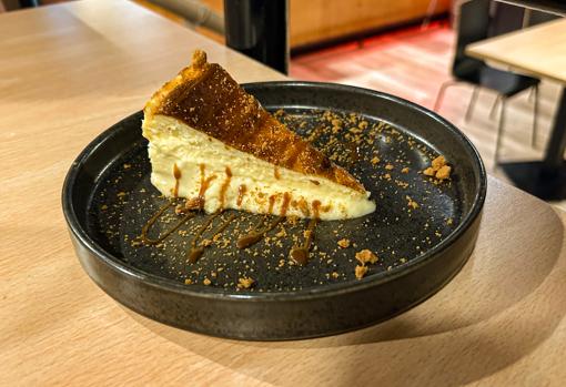 Tarta cremosa de queso camembert
