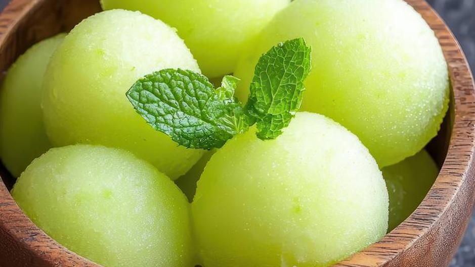 Melón en almíbar con menta: un postre saludable y delicioso