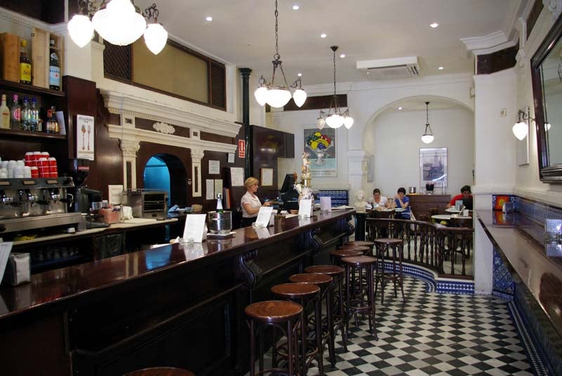 Quesadilla gratinada y una copa de cava, lo mejor del Europa 51. Quesadilla gratinada y una copa de cava, lo mejor del Europa