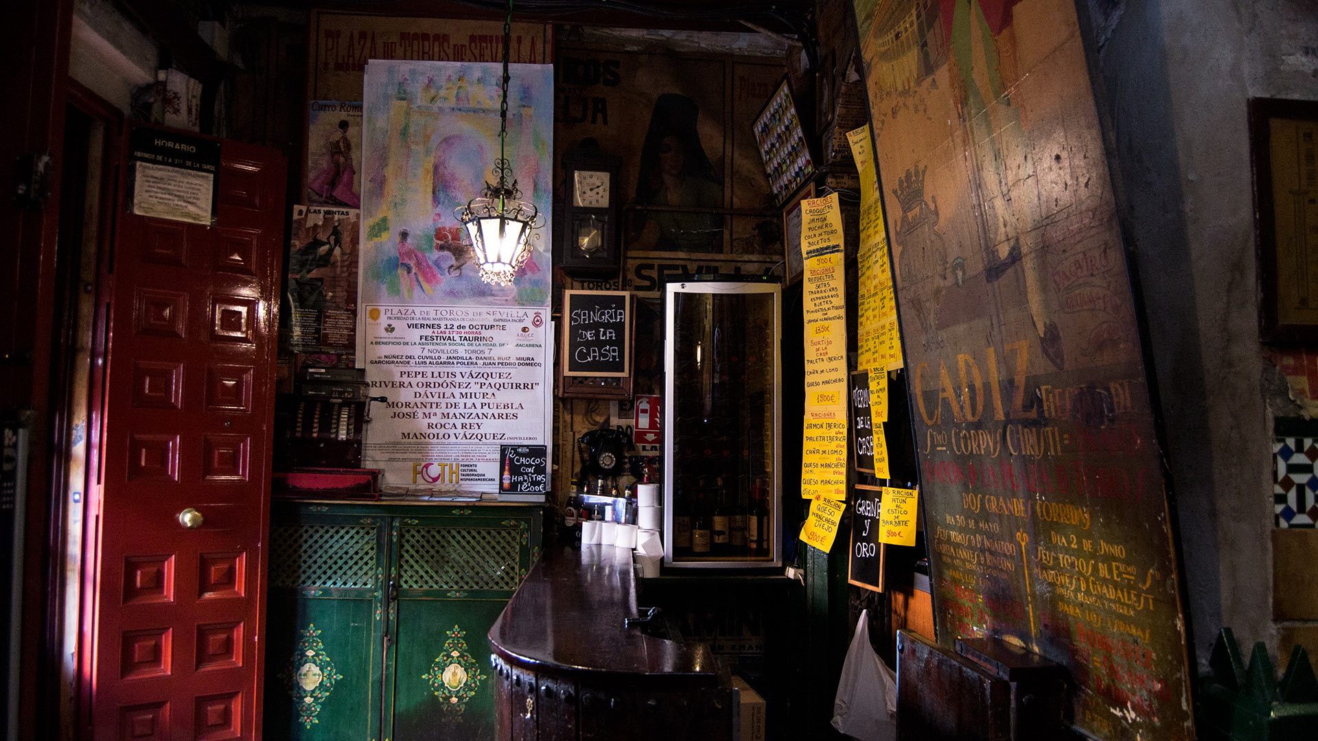 Bar Sol y Sombra en el barrio de Triana