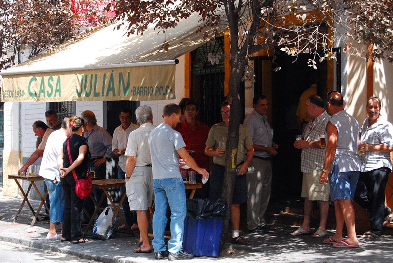 ?íUna cerveza y un platito de tomate! 766. ?íUna cerveza y un platito de tomate!