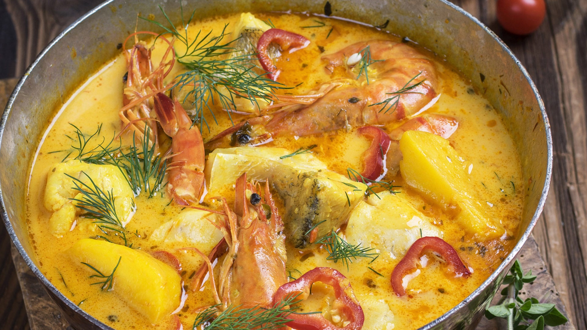 Guiso de patatas con langostinos - Gurmé