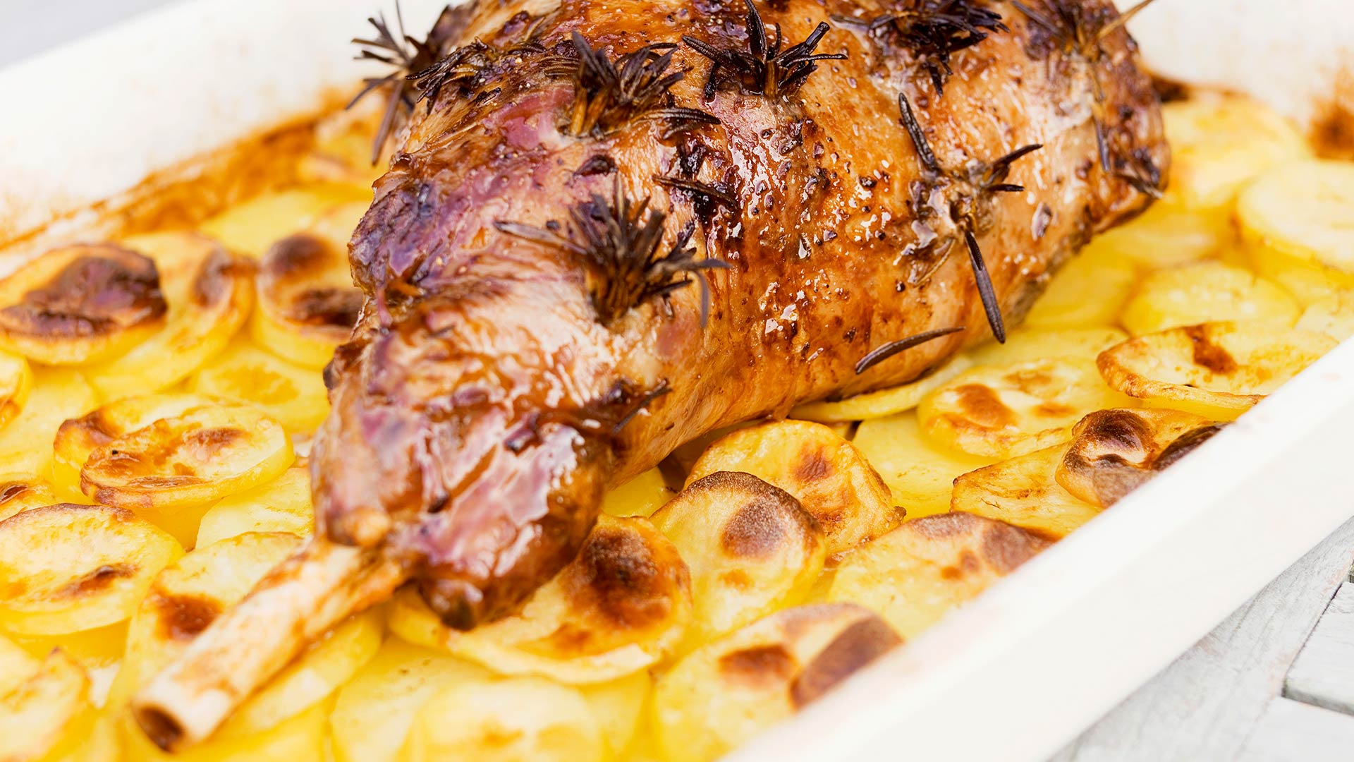 Pierna de cordero lechal al horno - Gurmé