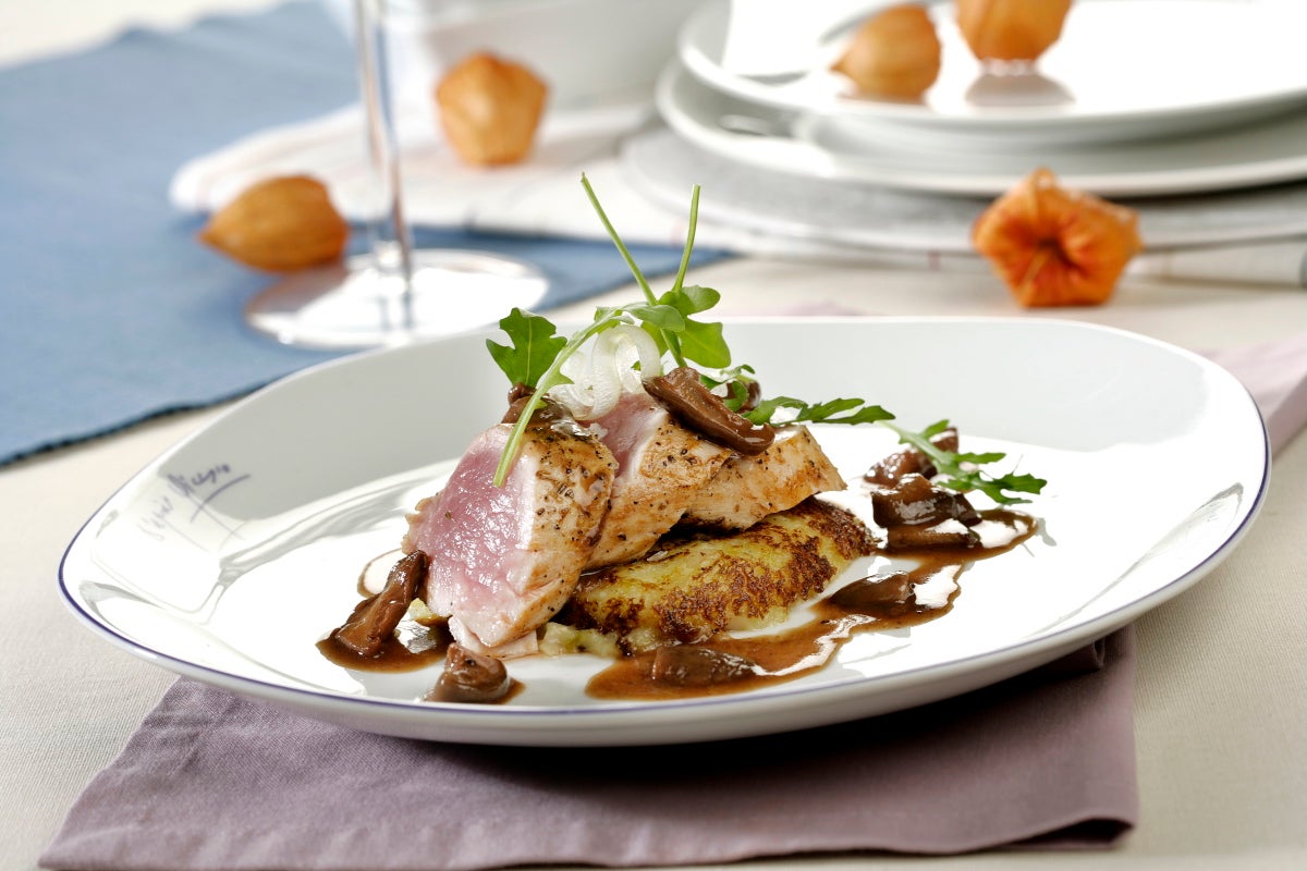 Solomillo de cerdo con patatas, col y salsa de setas - Gurmé