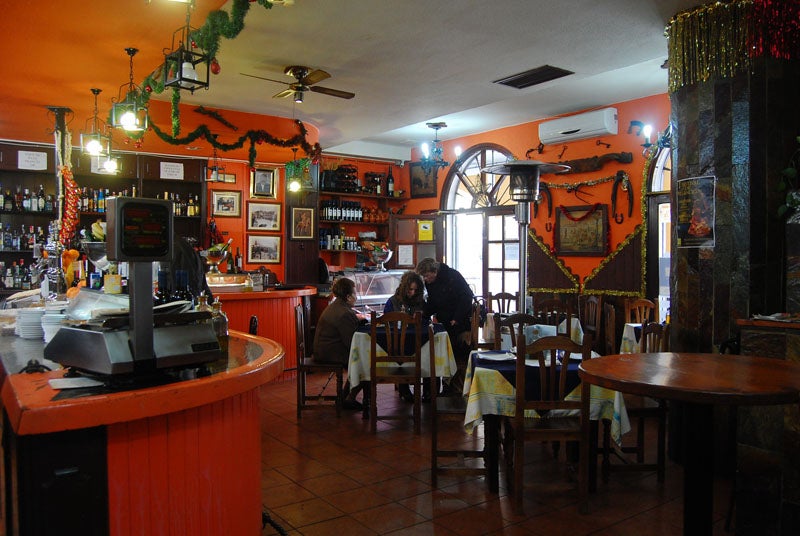 Sopa de gato en el Salón de Écija 1621. Sopa de gato en el Salón de ?ëcija