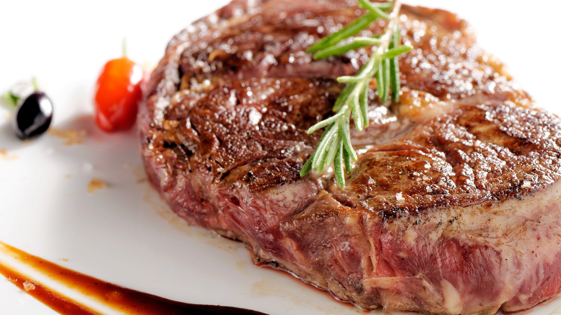 Lomo de venado con cebolletas asadas y salsa de vino tinto - Gurmé