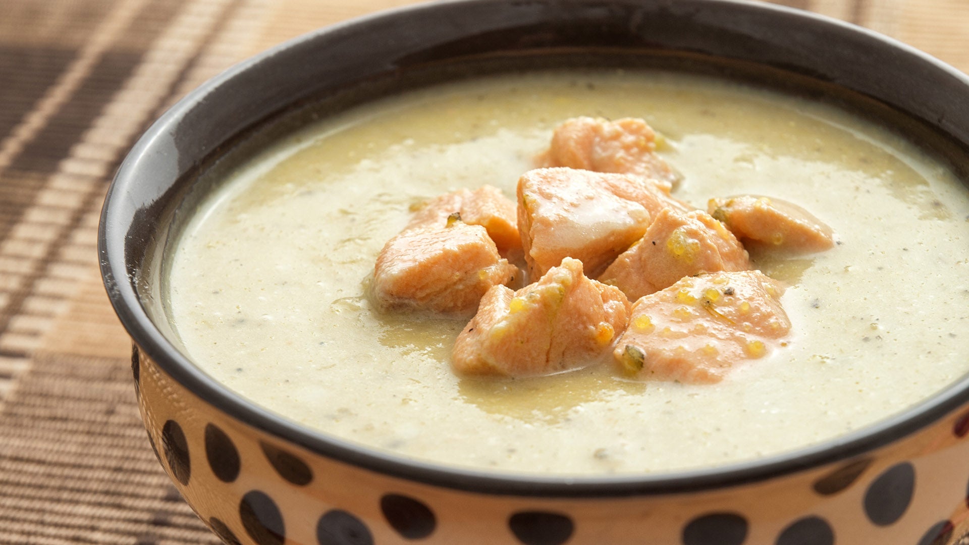 Aprende 10 recetas de sopas calientes para combatir el frío