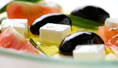 Ensalada de tomate, queso y aceitunas - Gurmé