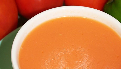 Gazpacho andaluz con guarnición - Gurmé