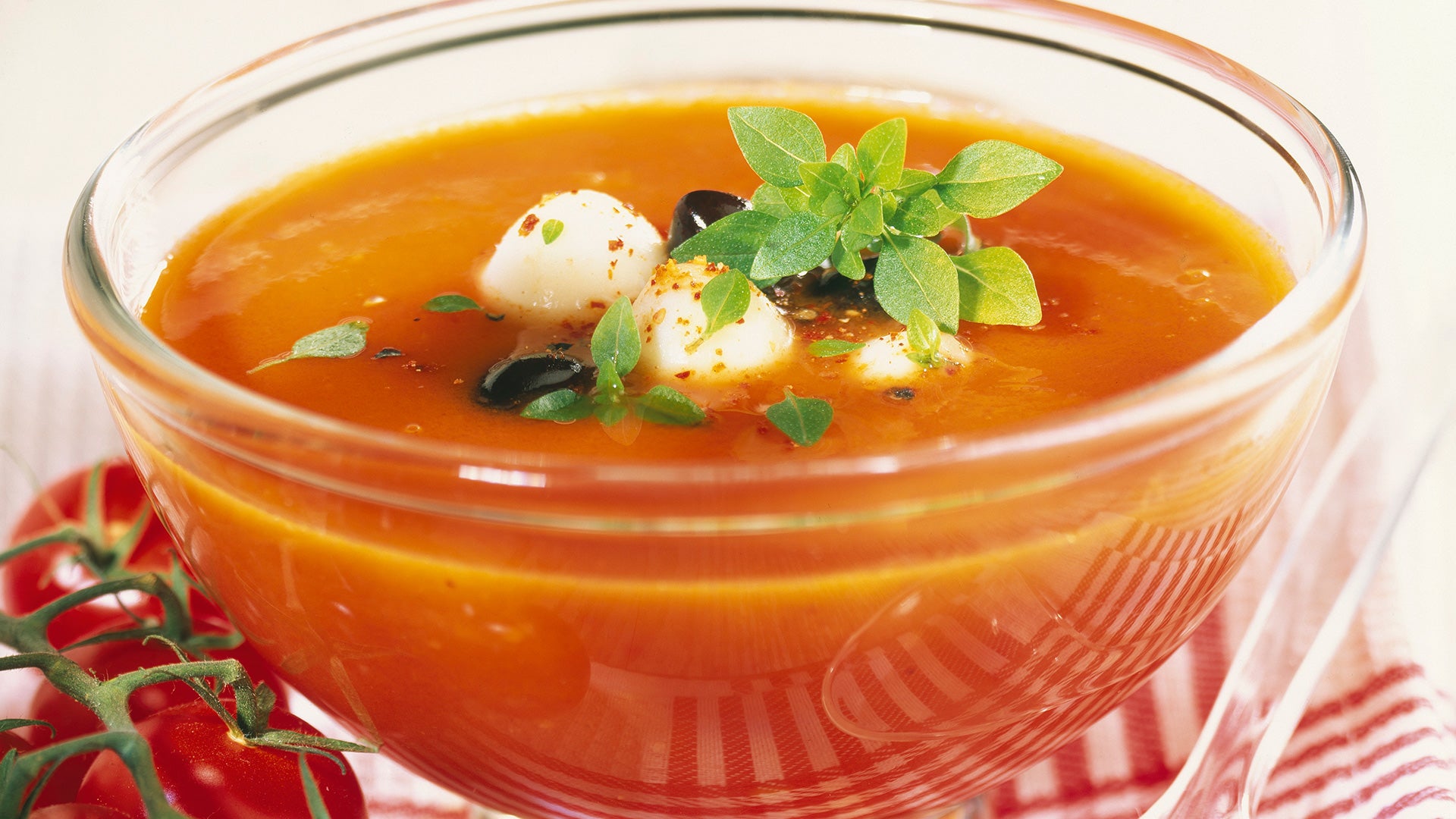 Aprende a hacer estas 10 recetas de bebidas refescantes