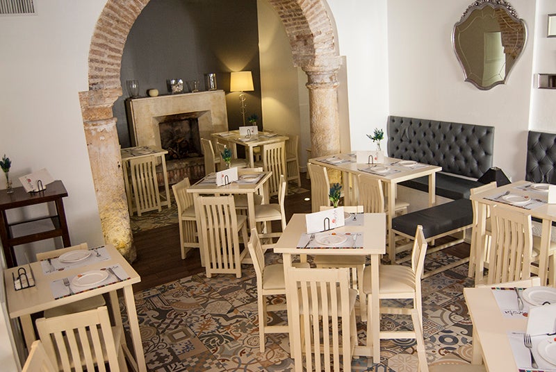 Conquistando a propios y foráneos 818. Conquistando a propios y foráneos