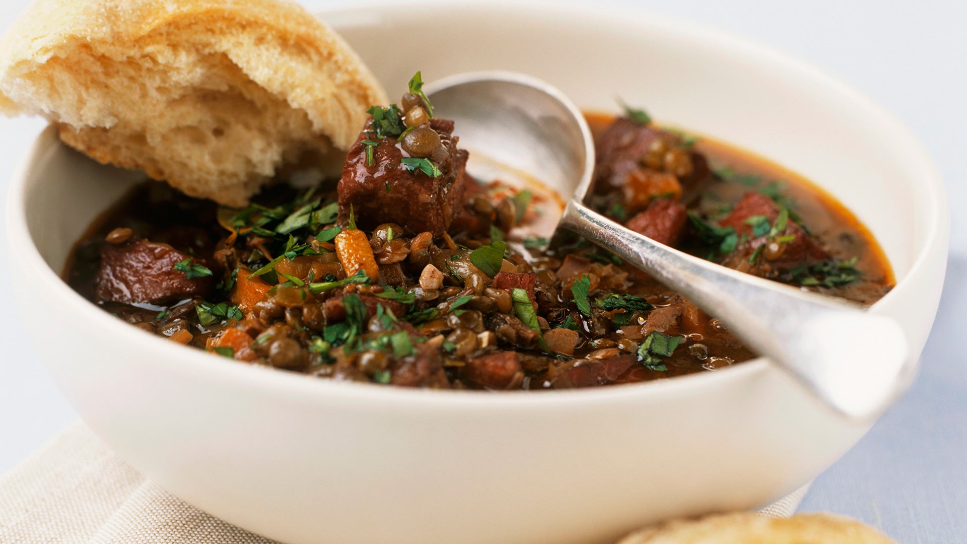 Cuida tu salud con estas 10 recetas ricas en hierro