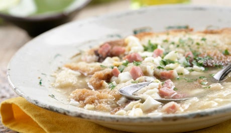 Sopa de picadillo con huevo y jamón - Gurmé