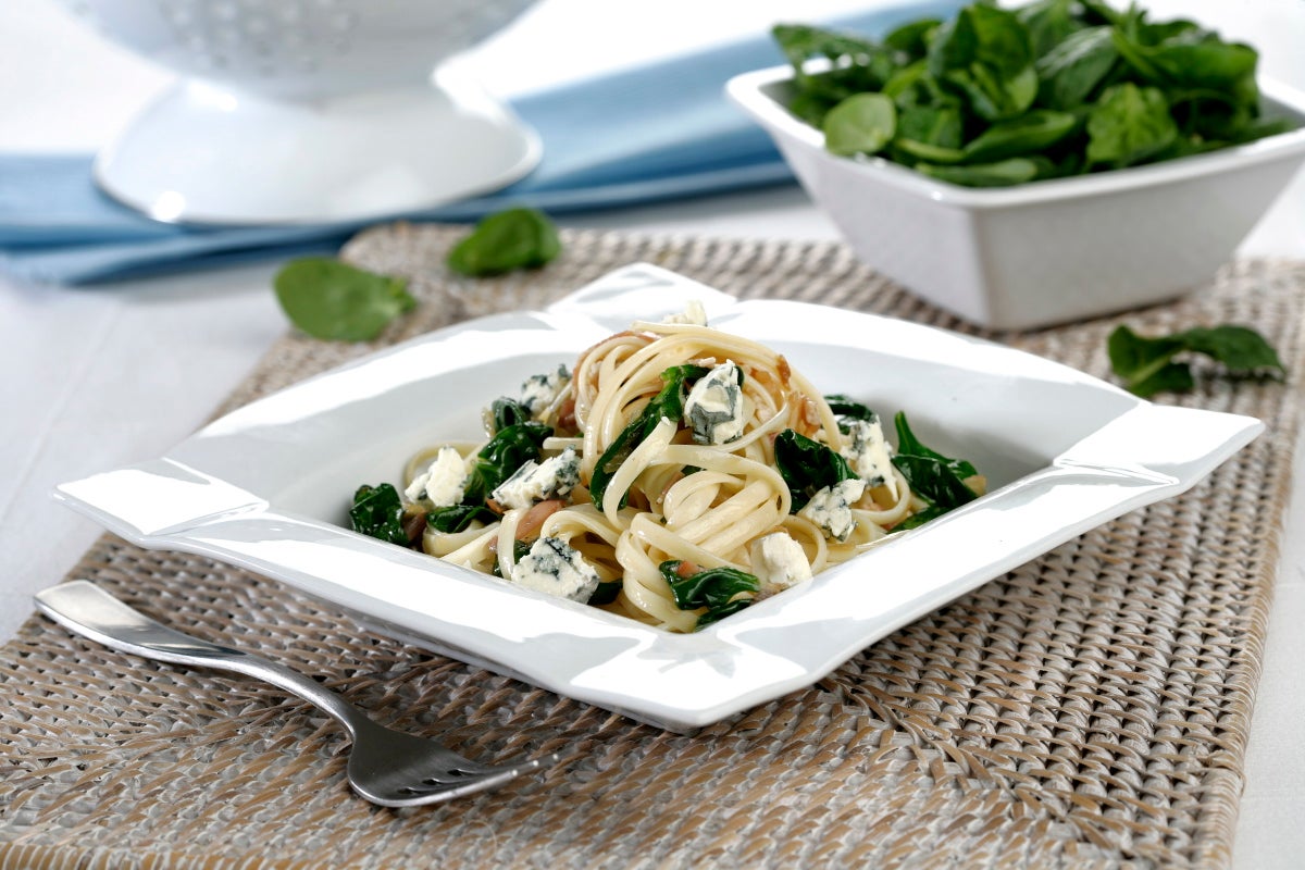 Tallarines con espinacas y gorgonzola - Gurmé