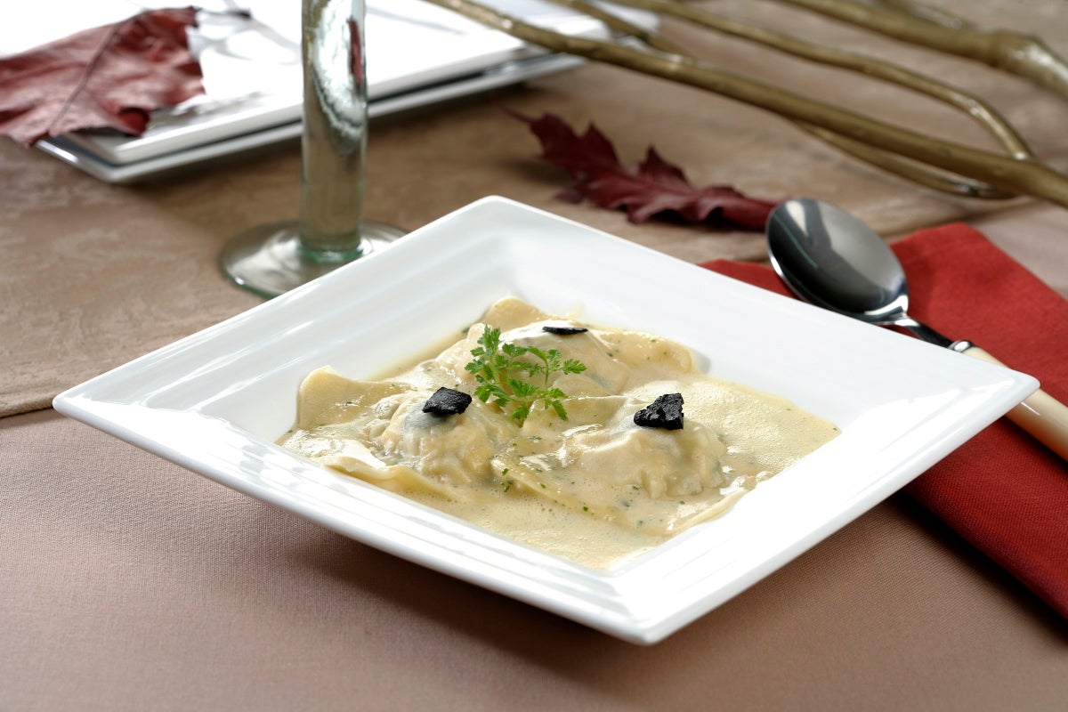 Raviolis rellenos de foie con salsa de setas - Gurmé