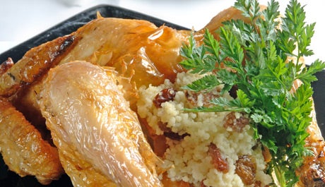 Picantón relleno de cuscús con pasas - Gurmé