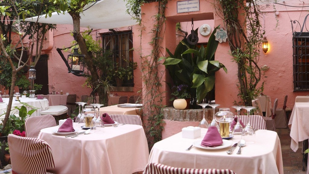 terraza-restaurante-corral-del-agua. terraza-restaurante-corral-del-agua