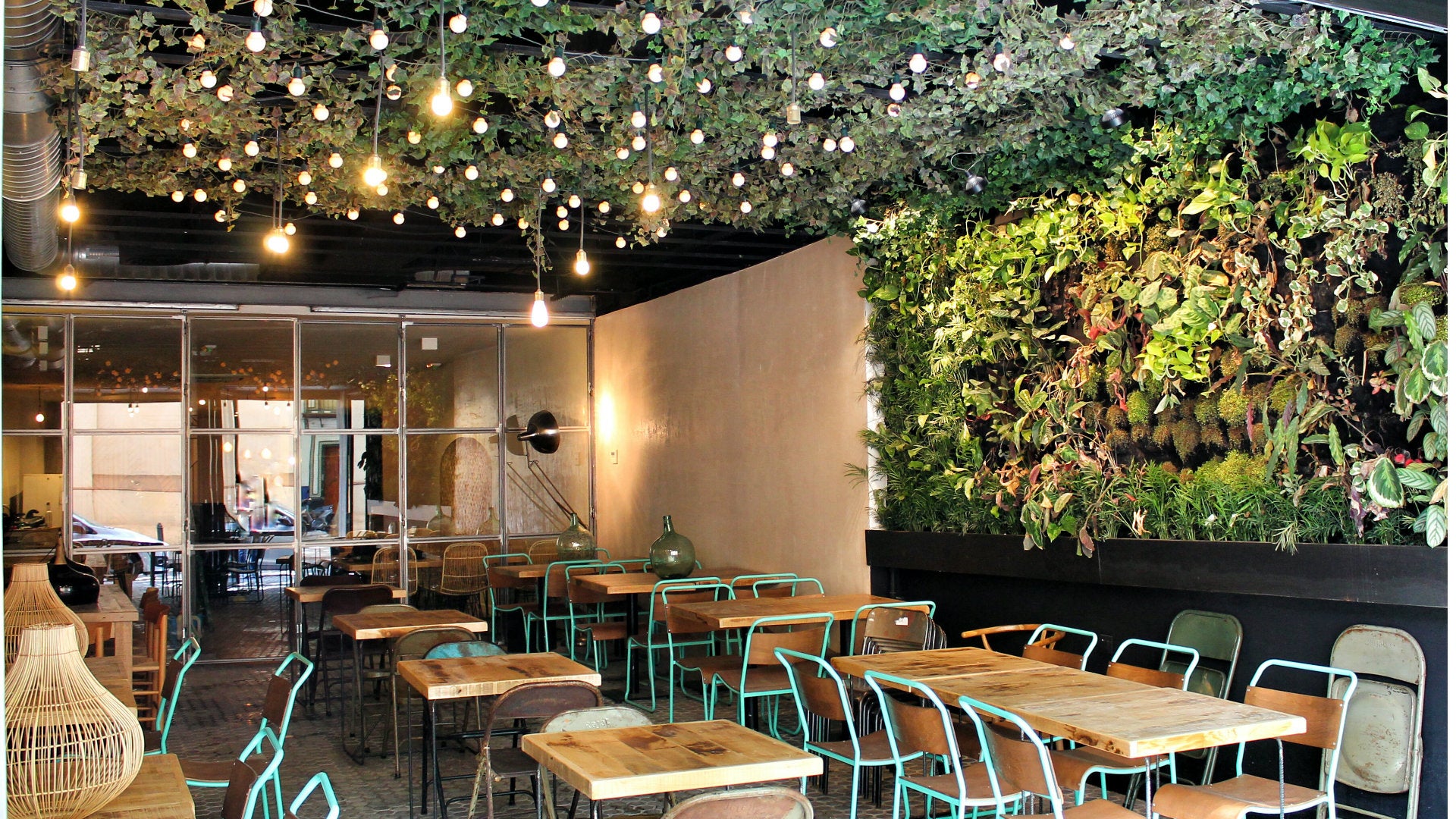 Así es «La terraza», la última aventura del grupo La vida