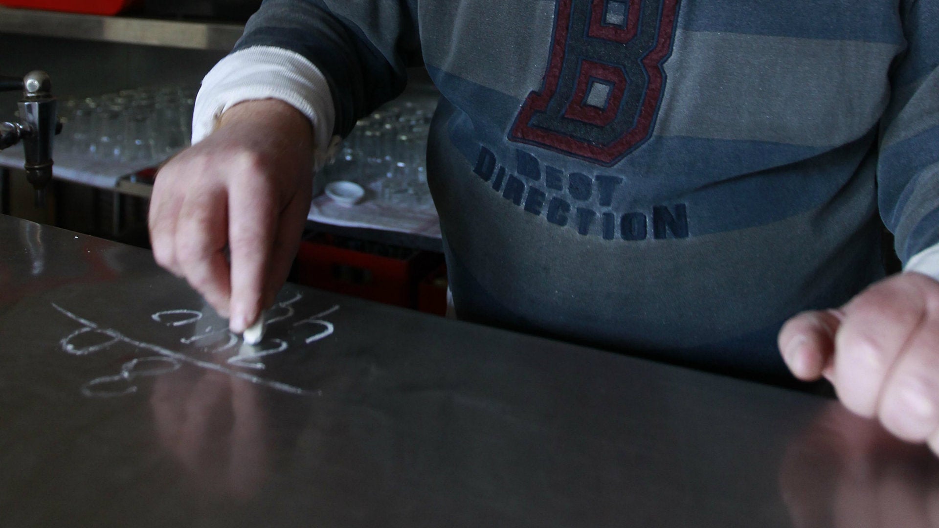 La tiza de los bares de Sevilla, patrimonio de la «humanidá»