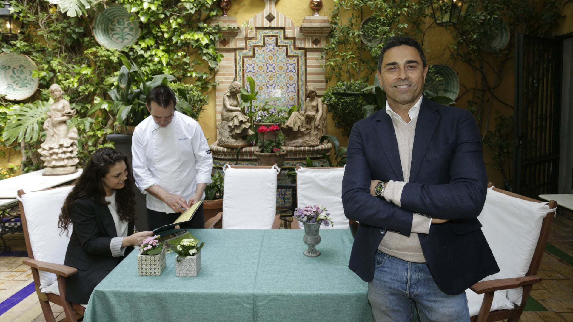 Agustín León, propietario Restaurante Manolo León: «La marca Manolo León ha trascendido a la figura de mi hermano»