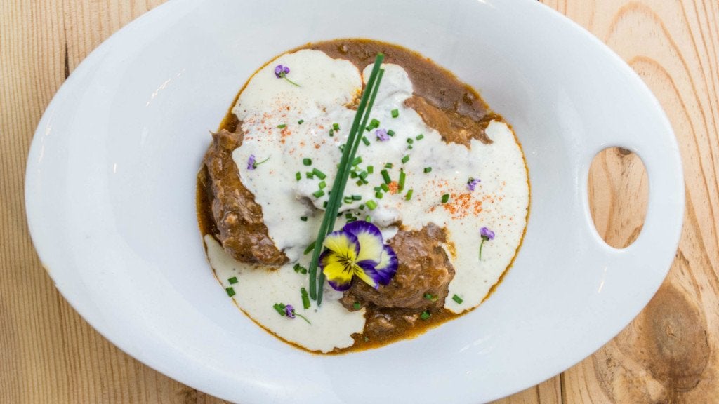 matapenas-carrillada-con-espuma-de-patatas. 