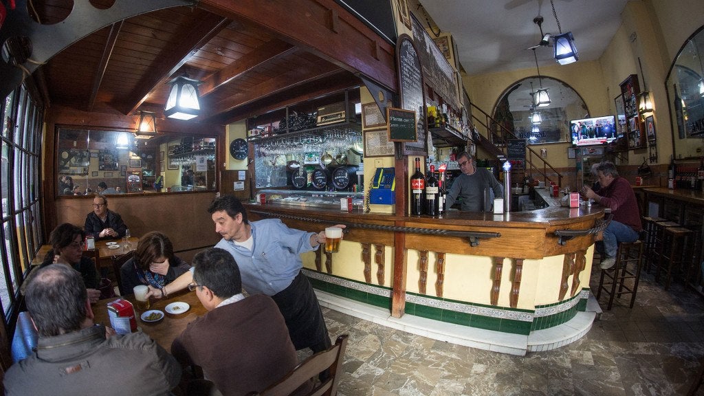 Café Bodega Puente en Sevilla. 