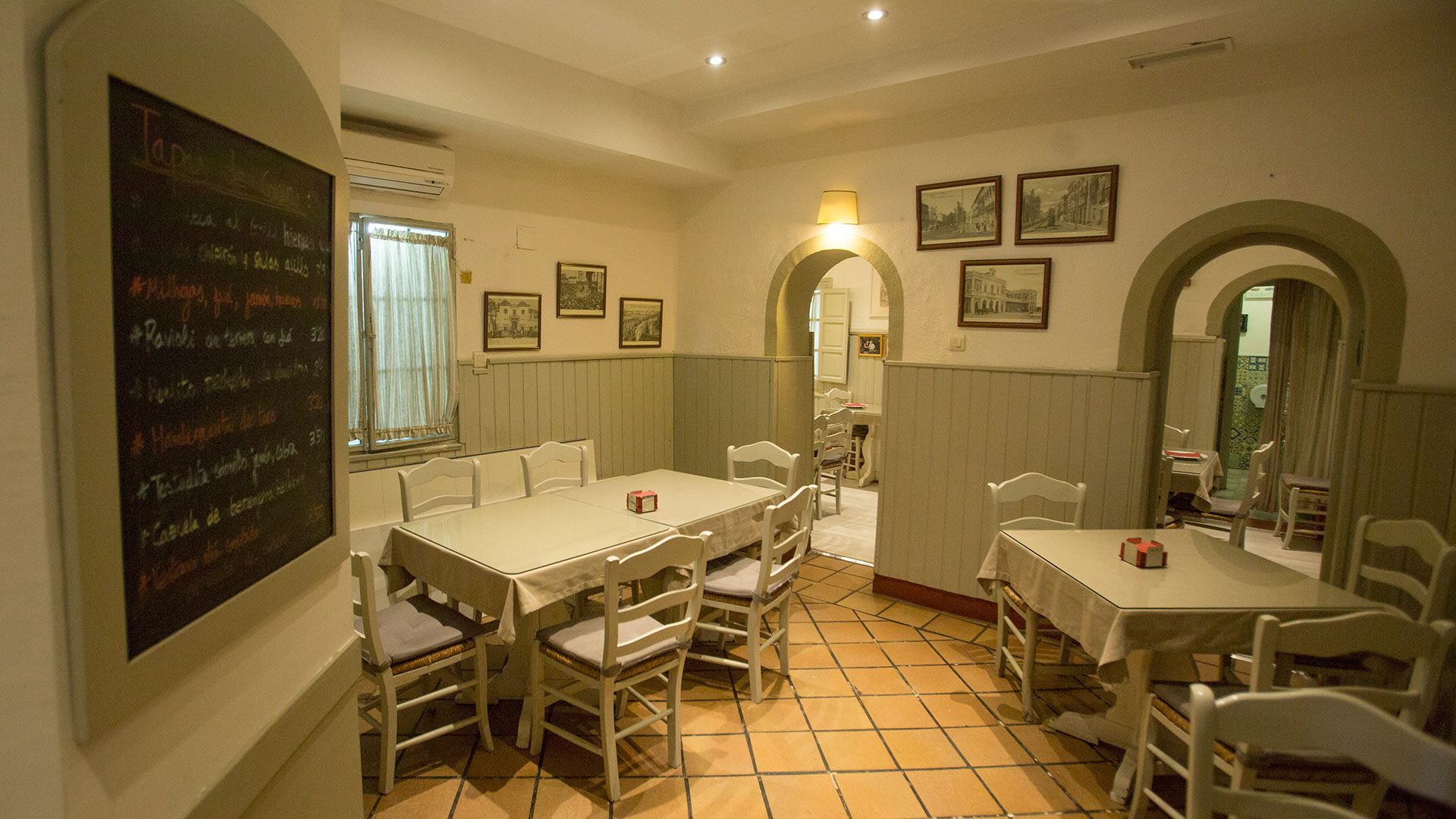 Las Especialidades de Viejo Tito, en Sevilla