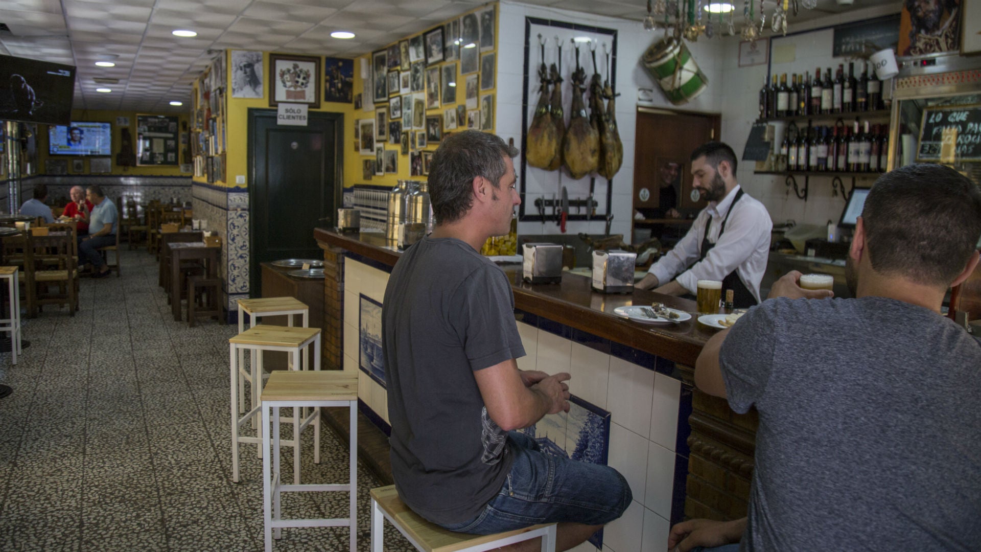 Casa Remesal: &quot;Una de caracoles en las afueras&quot;