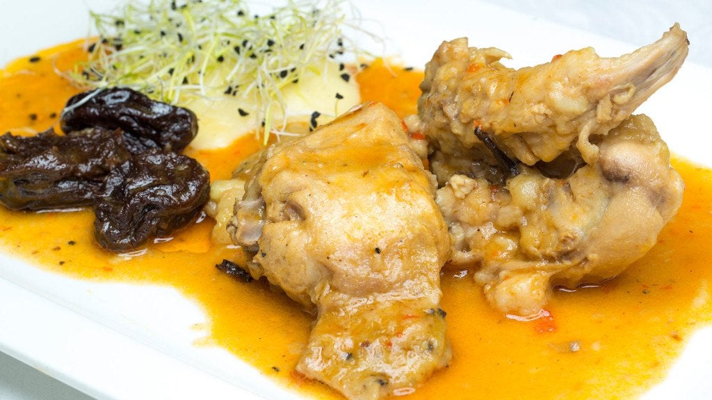 Julia y Lucía en Cazalla de la Sierra. 