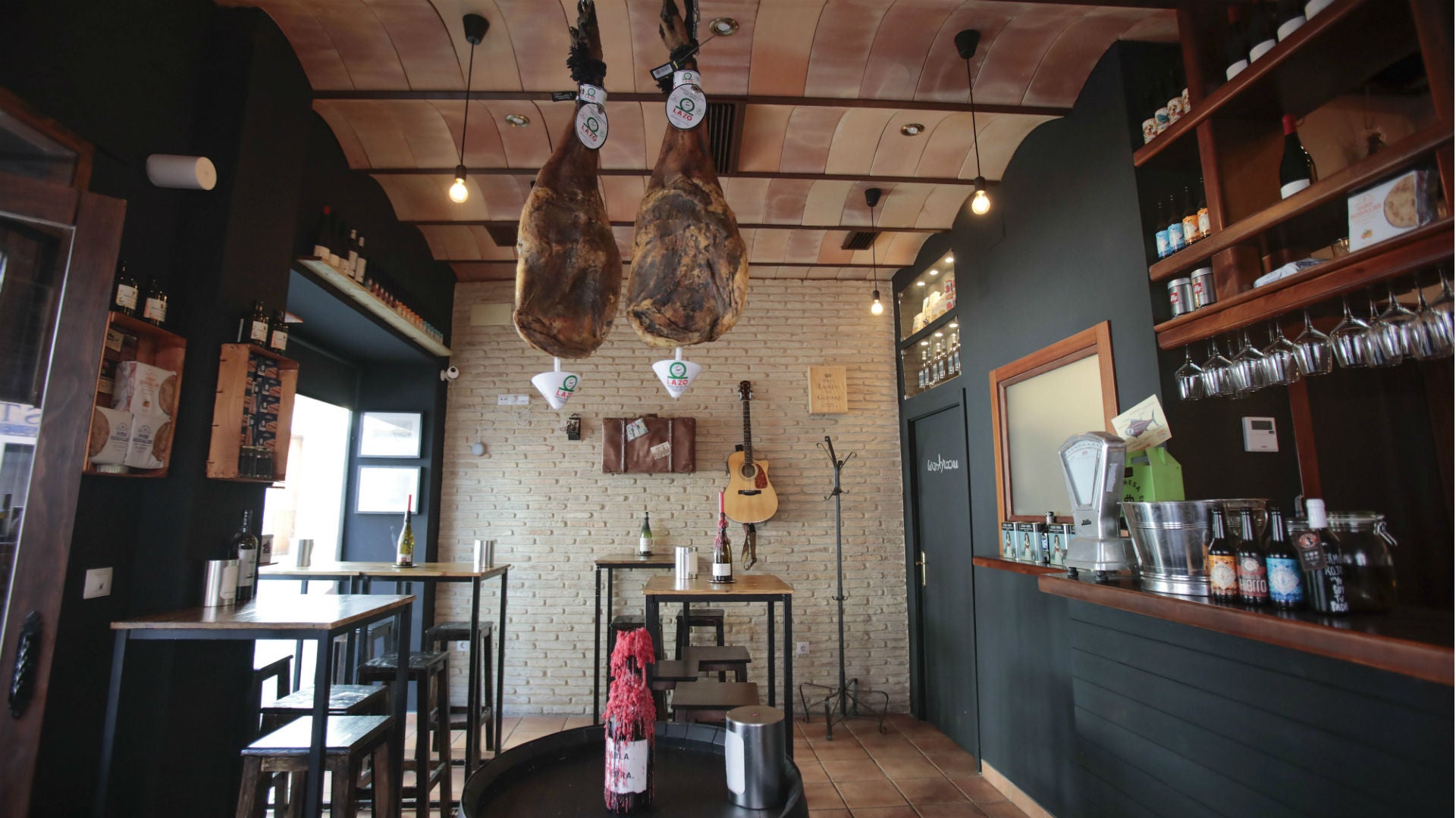 Apertura: Clochard, una abacería con alma propia en Triana