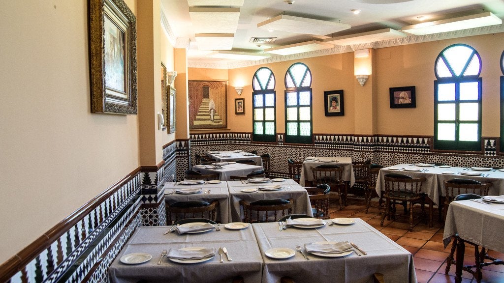 Restaurante Alhucemas en Sanlúcar la Mayor. Restaurante Alhucemas en Sanlúcar la Mayor