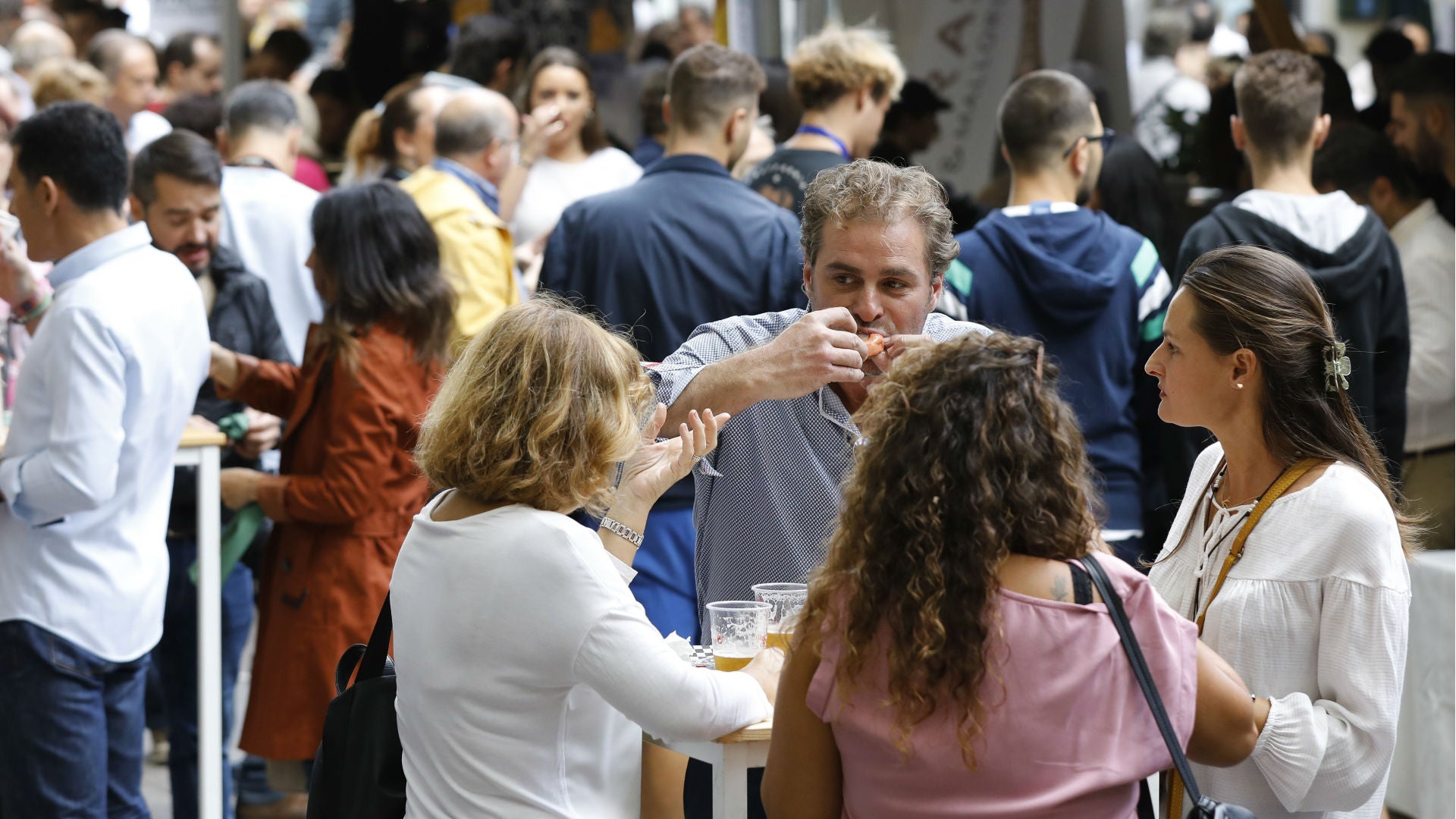 Más de 5.000 personas se «comen» Califato «In the Street»