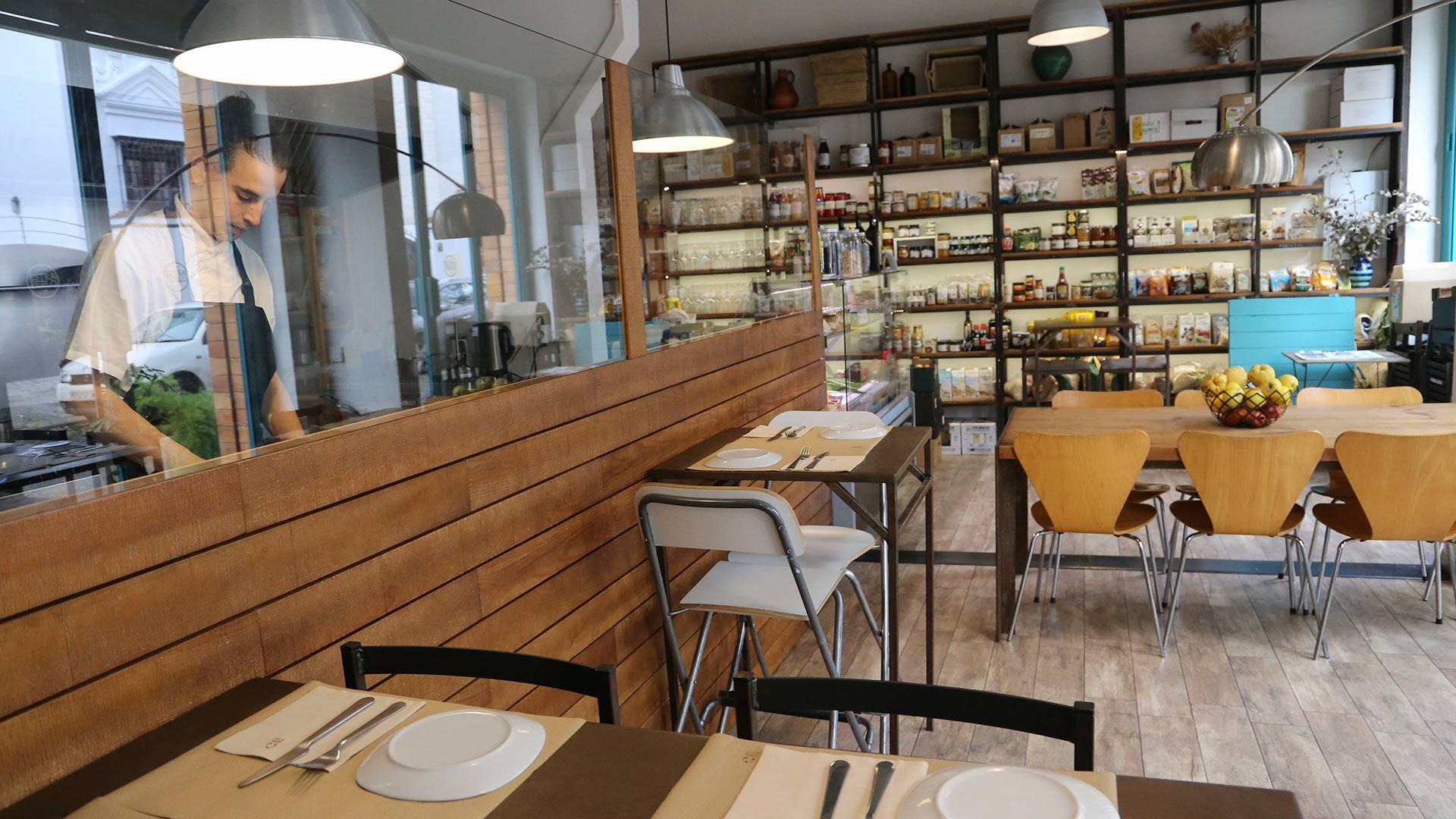 Estraperlo: «Un Porvenir diferente y especiado»