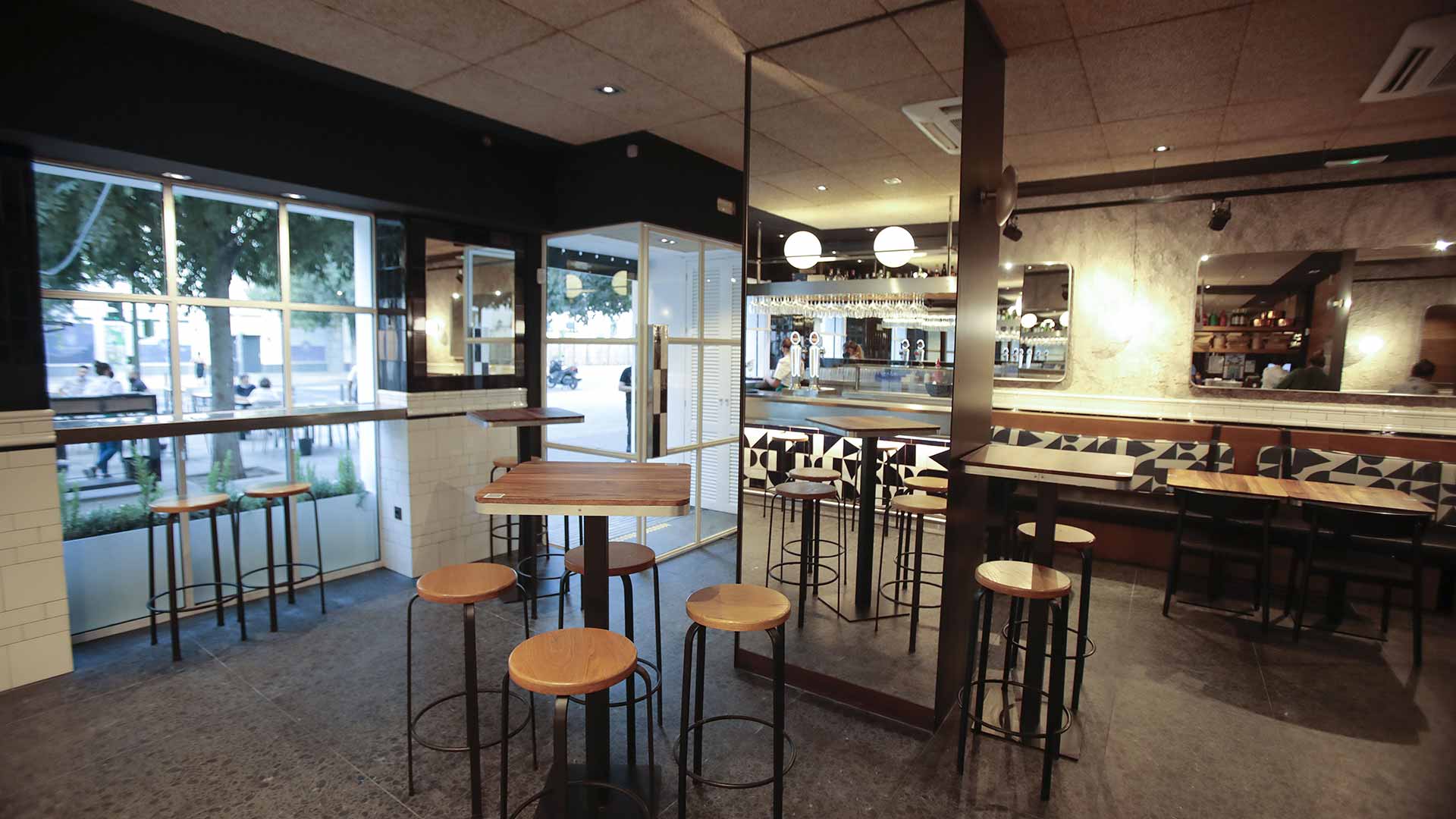 Apertura: Don Bonito, lo último de Ovejas Negras, un «chiringuito de barrio» en Juan de Mata Carriazo