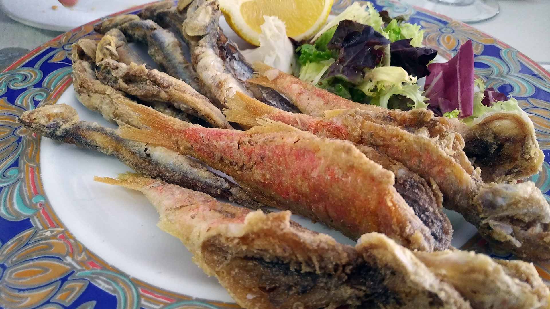 Bar Cafetería Capricho: «El Capricho de volver a parar a comer en la carretera nacional»