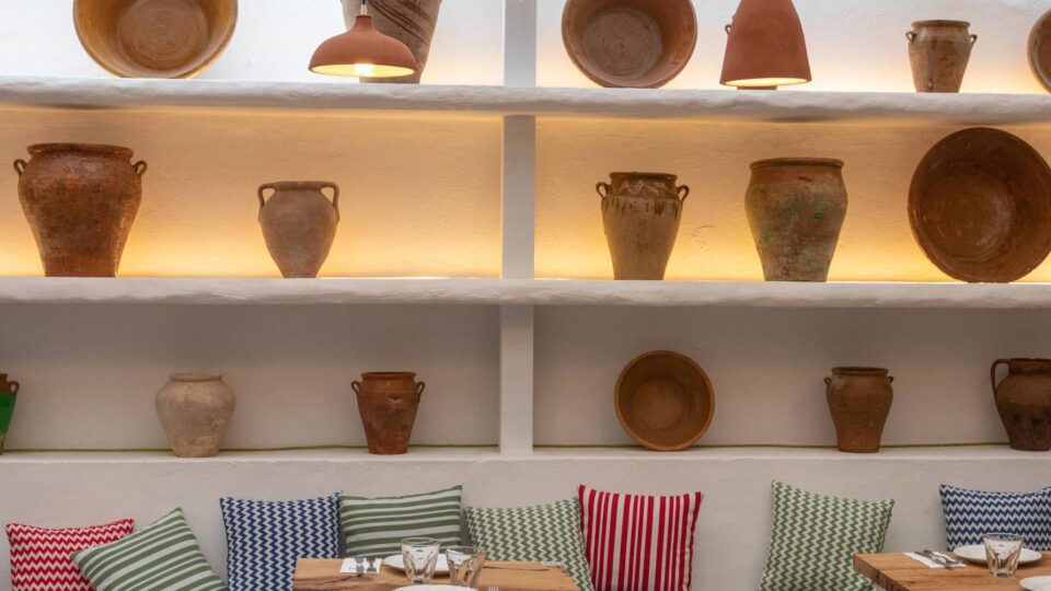 Apertura: Ovejas Negras da el salto a Tomares con Delacruz